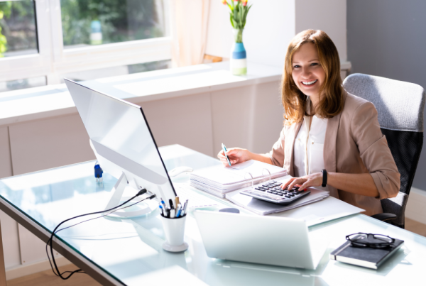 Bookkeeper at the desk
